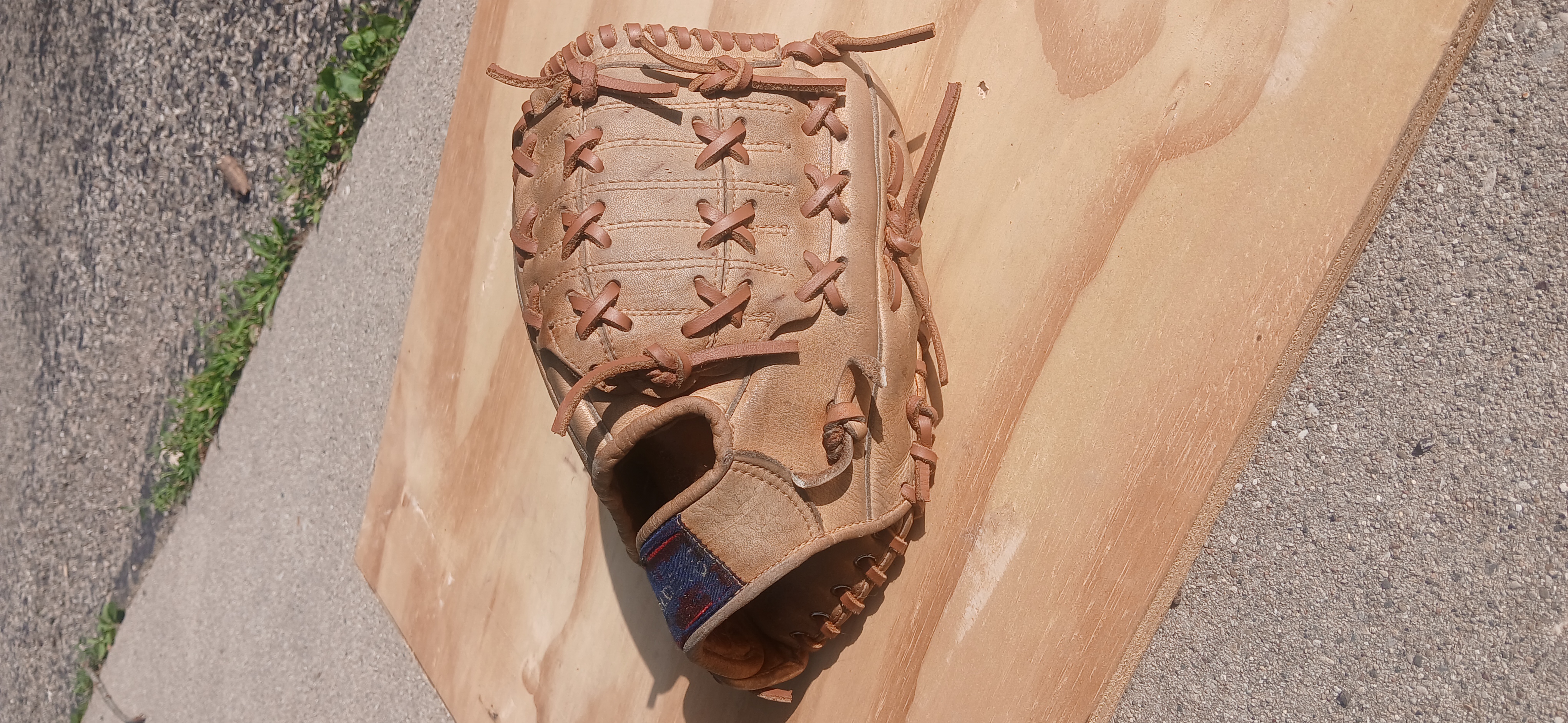 1967 Spalding Youth JJ-1 Julian Javier Signature glove